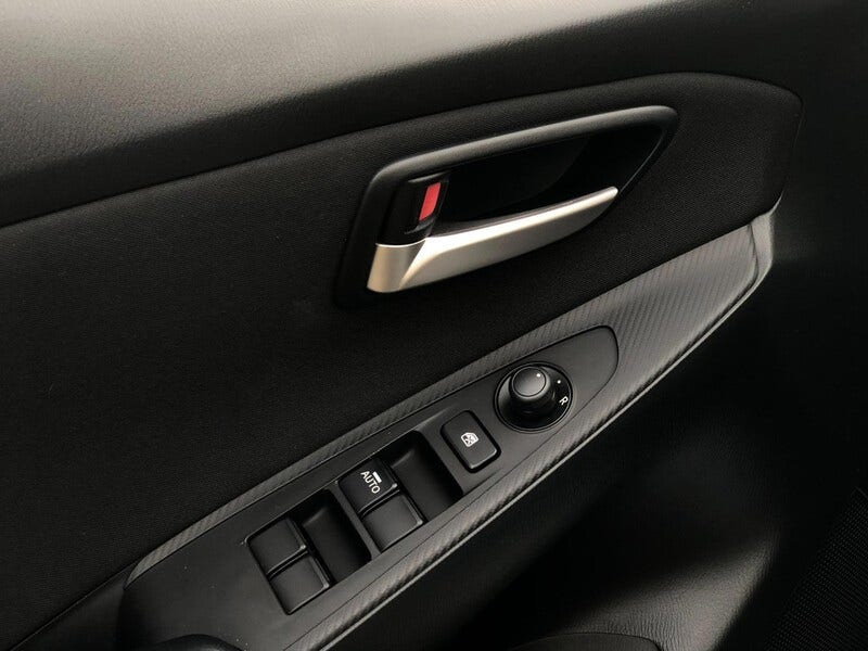 Mazda 2 (10)