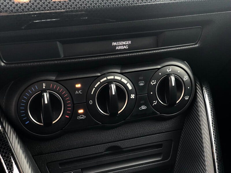 Mazda 2 (17)