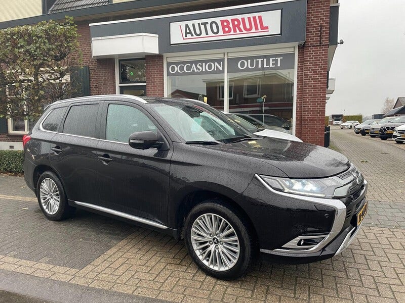 Mitsubishi Outlander (2)