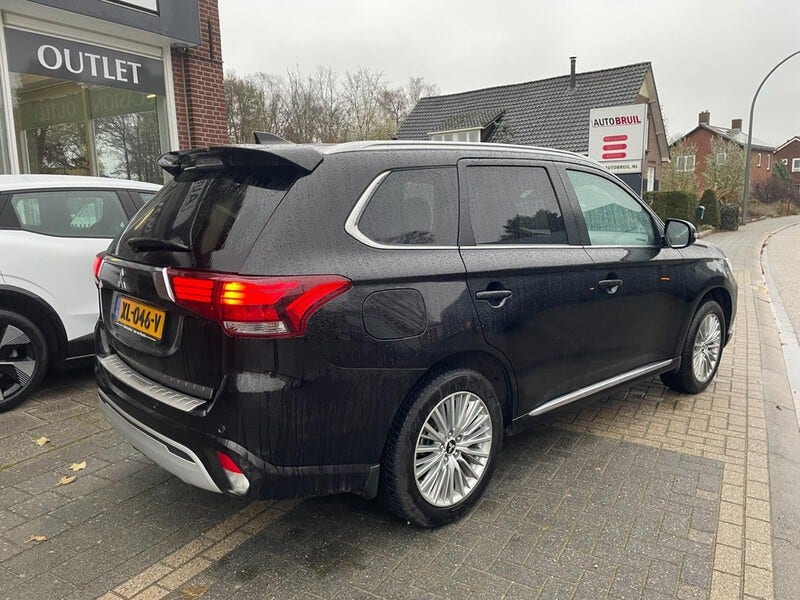 Mitsubishi Outlander (3)
