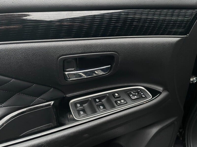 Mitsubishi Outlander (10)
