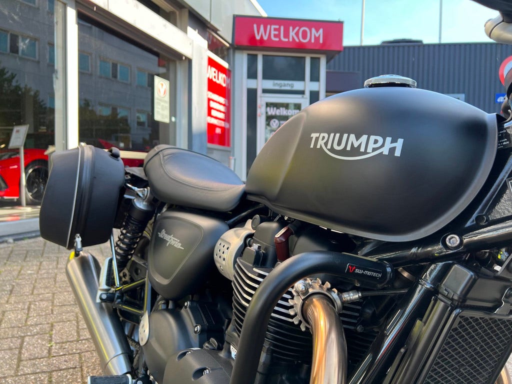 Triumph Street Twin