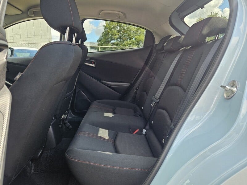 Mazda 2 (18)