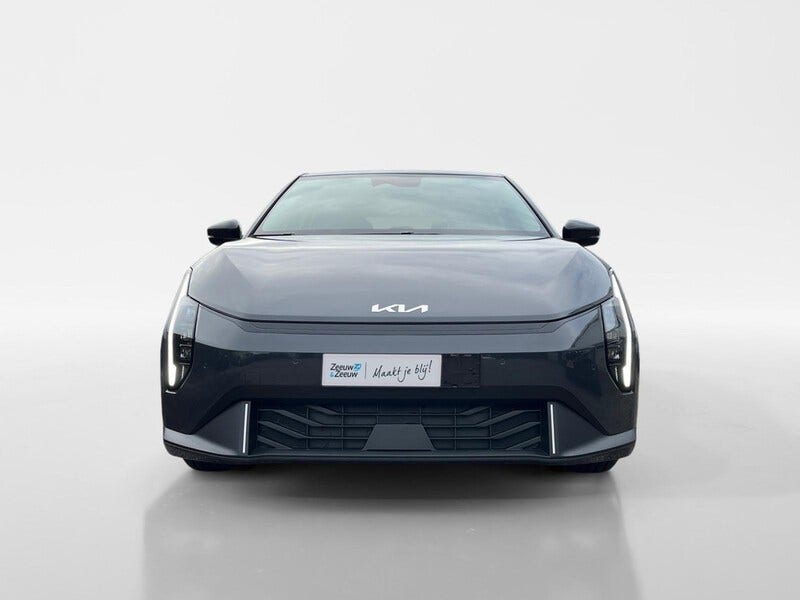 Kia EV4 (8)