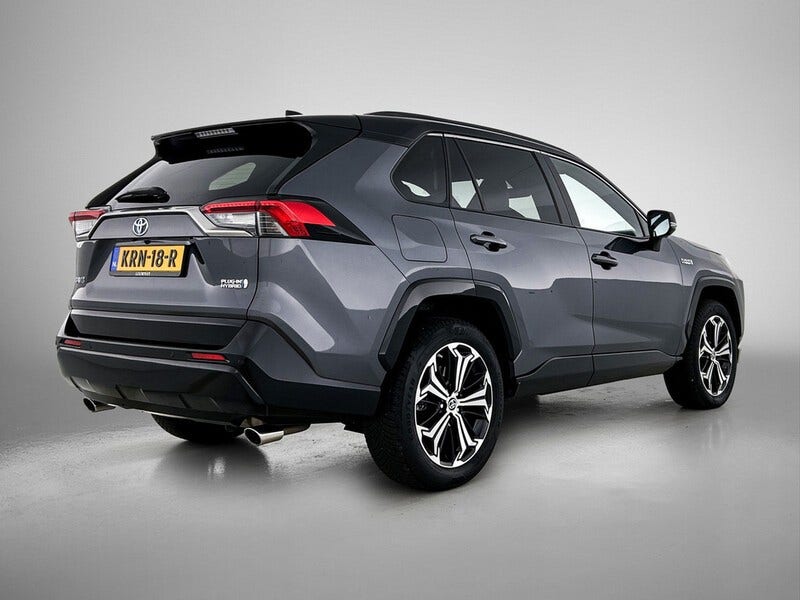 Toyota RAV4 (2)