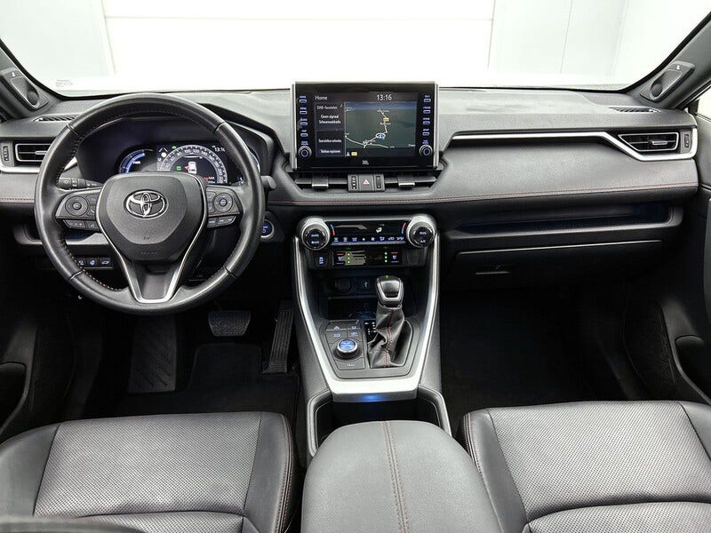 Toyota RAV4 (4)