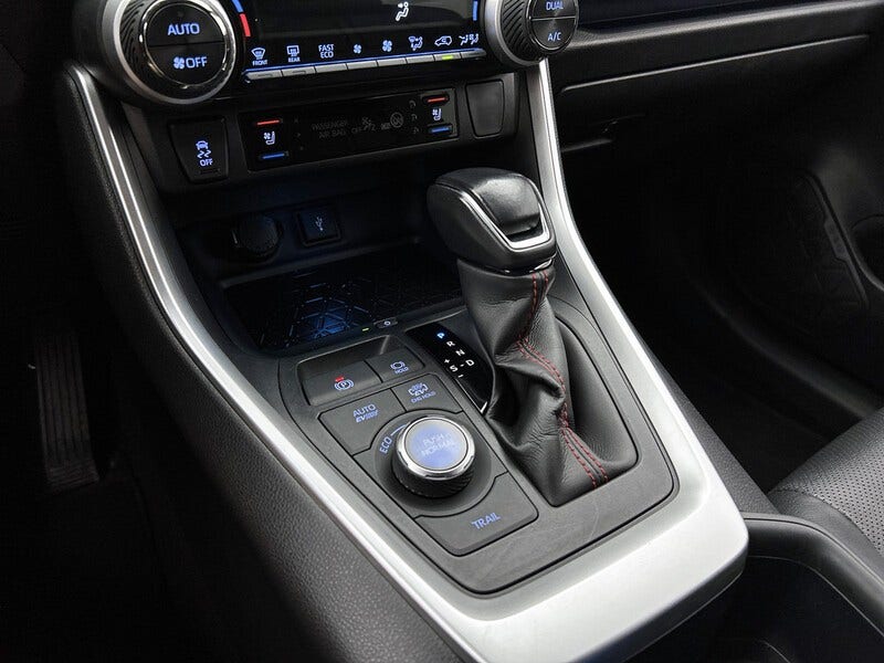 Toyota RAV4 (13)