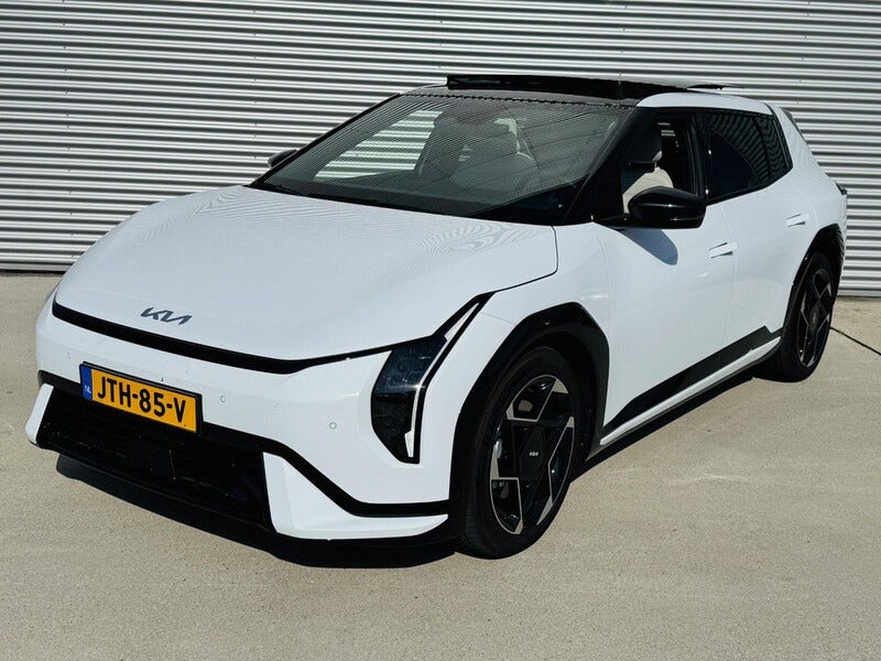 Kia EV4 (2)