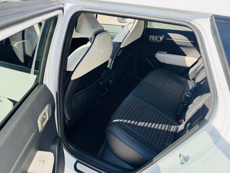 Kia EV4 (6)