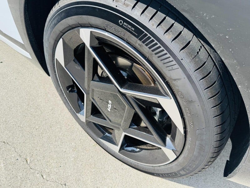 Kia EV4 (10)