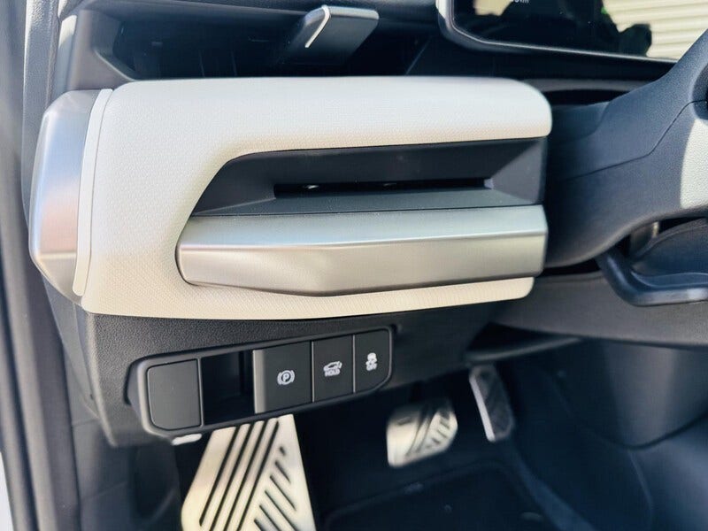 Kia EV4 (16)