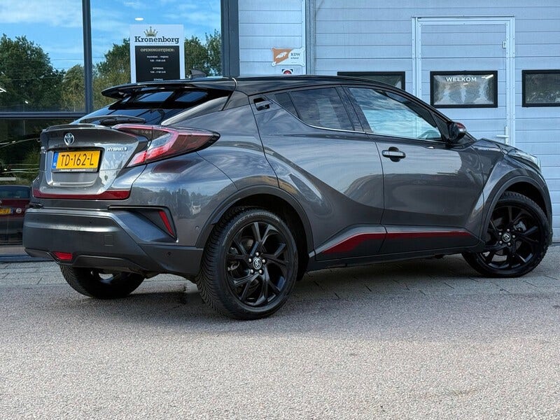 Toyota C-HR (2)