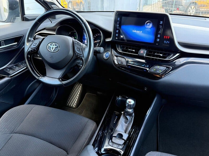 Toyota C-HR (8)