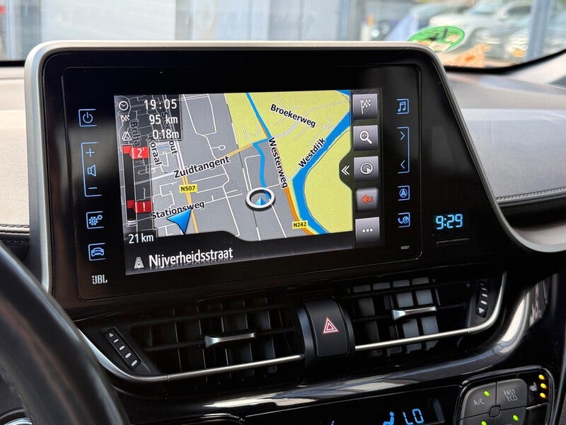 Toyota C-HR (19)
