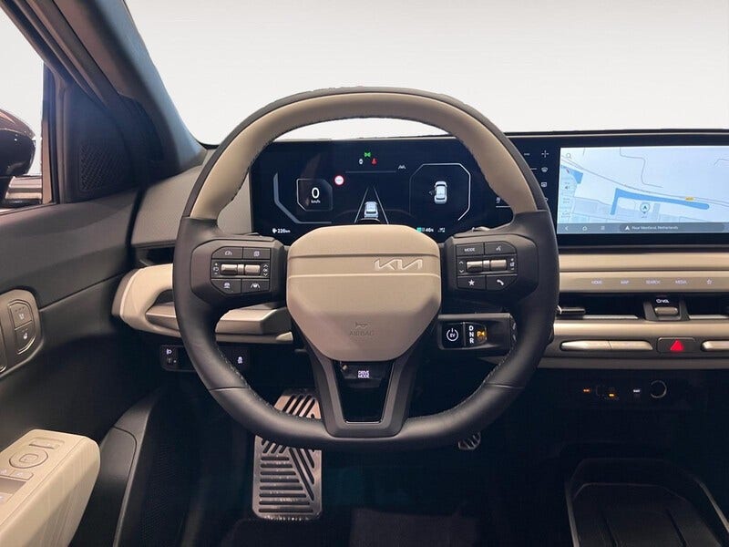 Kia EV4 (8)