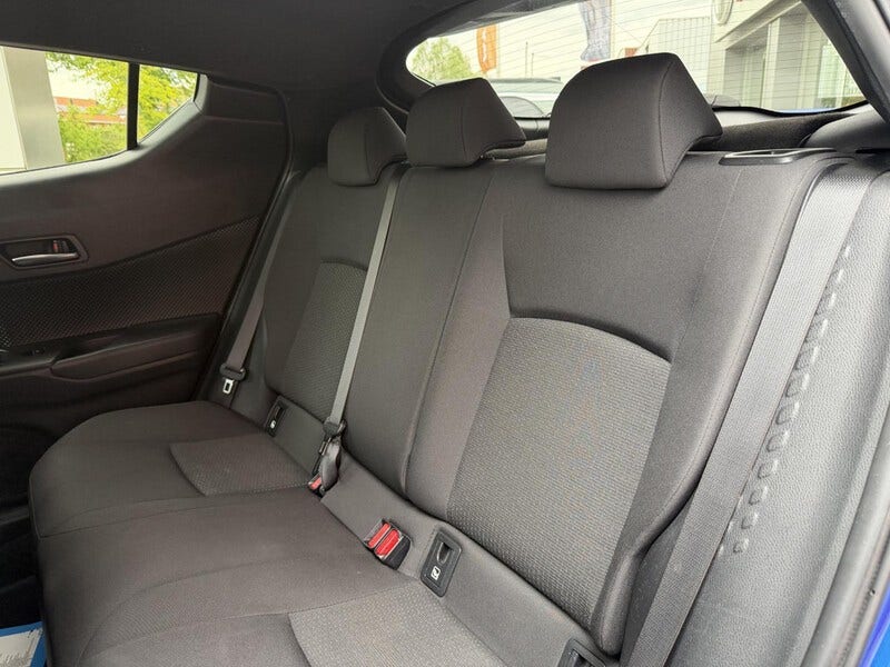 Toyota C-HR (12)