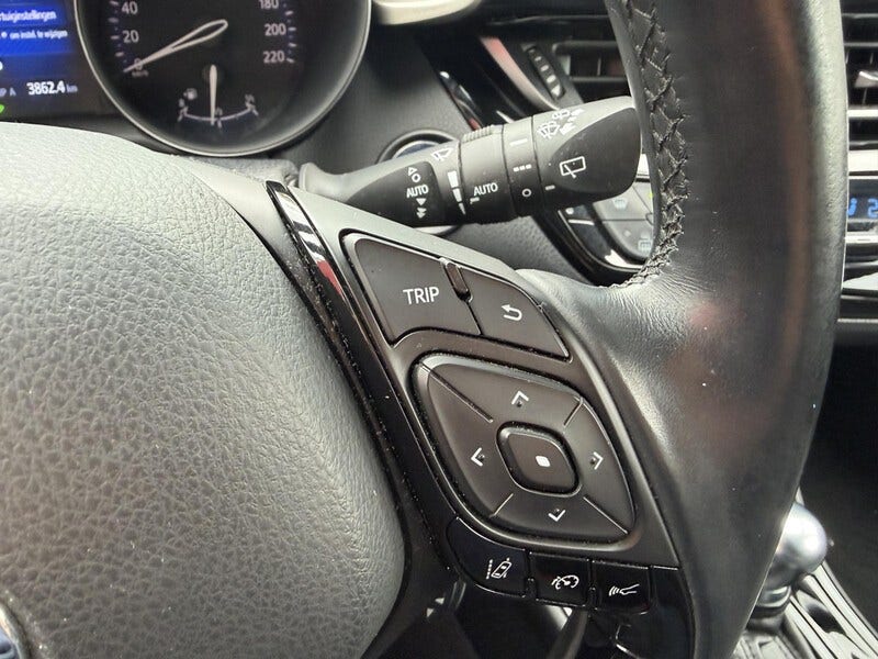 Toyota C-HR (16)