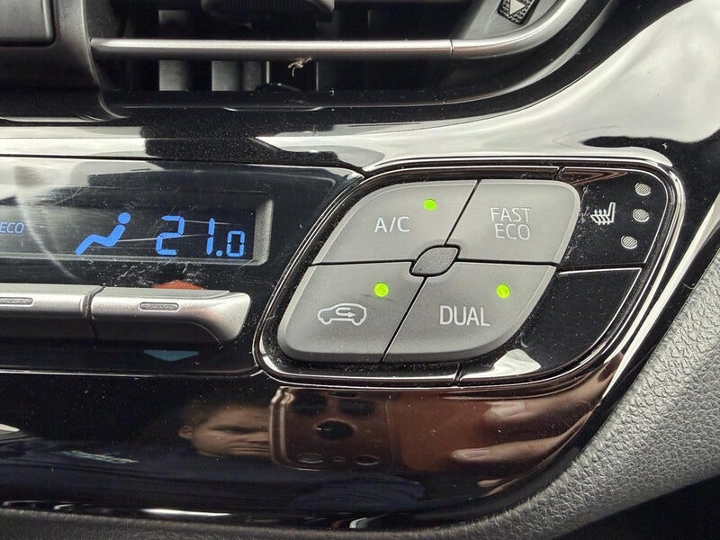 Toyota C-HR (24)