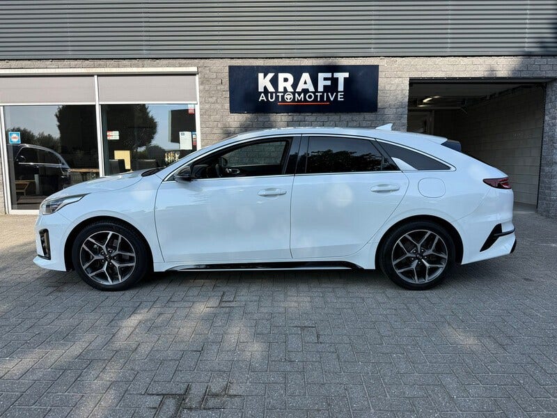 Kia ProCeed (2)