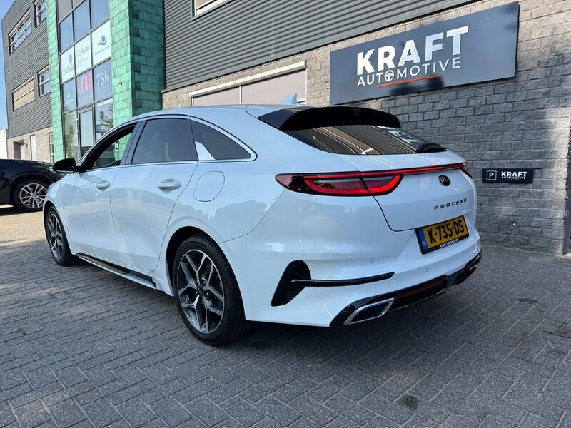 Kia ProCeed (3)