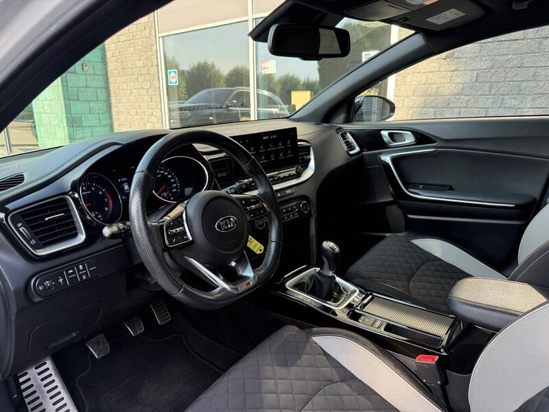 Kia ProCeed (4)