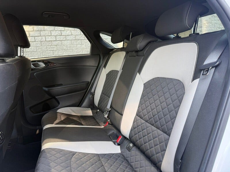 Kia ProCeed (7)