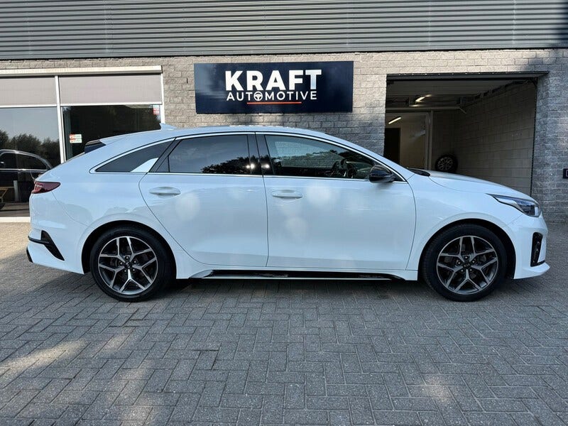 Kia ProCeed (10)