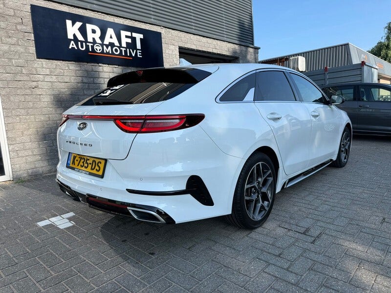 Kia ProCeed (11)