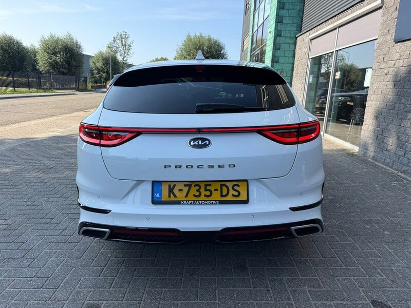 Kia ProCeed (15)