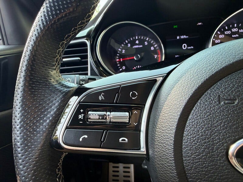 Kia ProCeed (17)