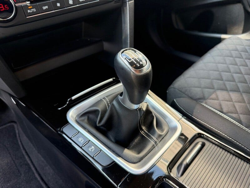 Kia ProCeed (22)