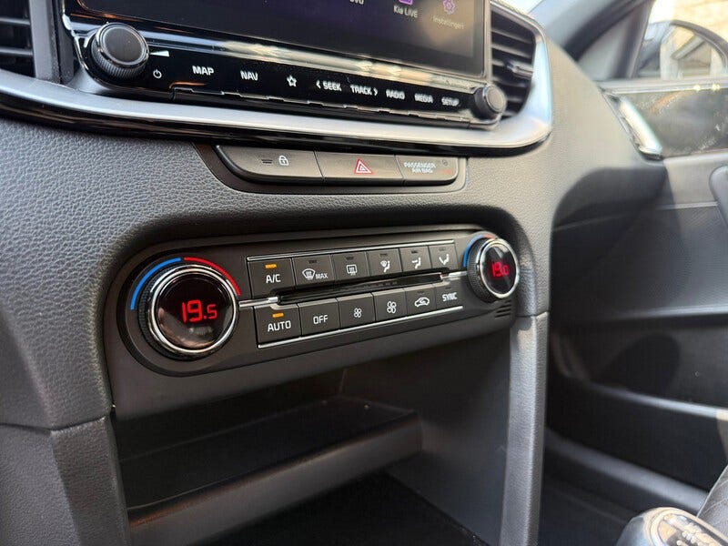 Kia ProCeed (23)
