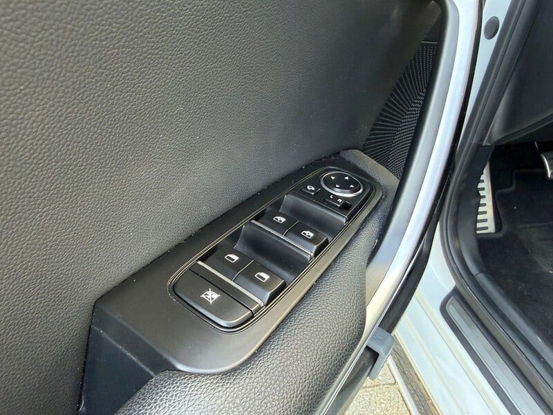Kia ProCeed (24)