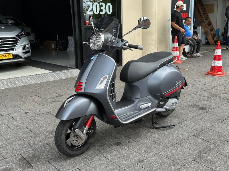 Vespa GTS