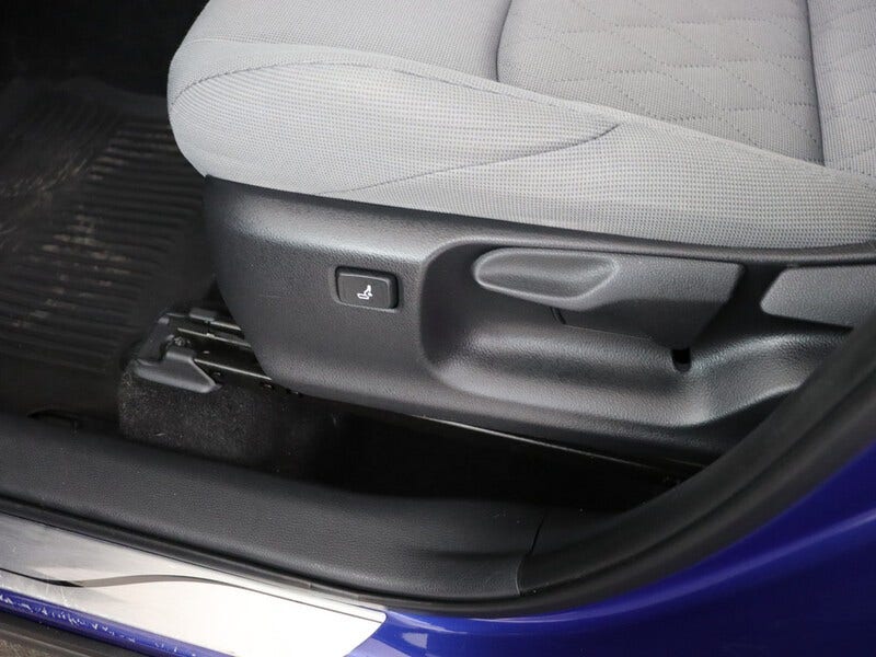 Toyota Corolla Cross (10)