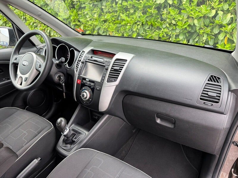 Kia Venga (11)