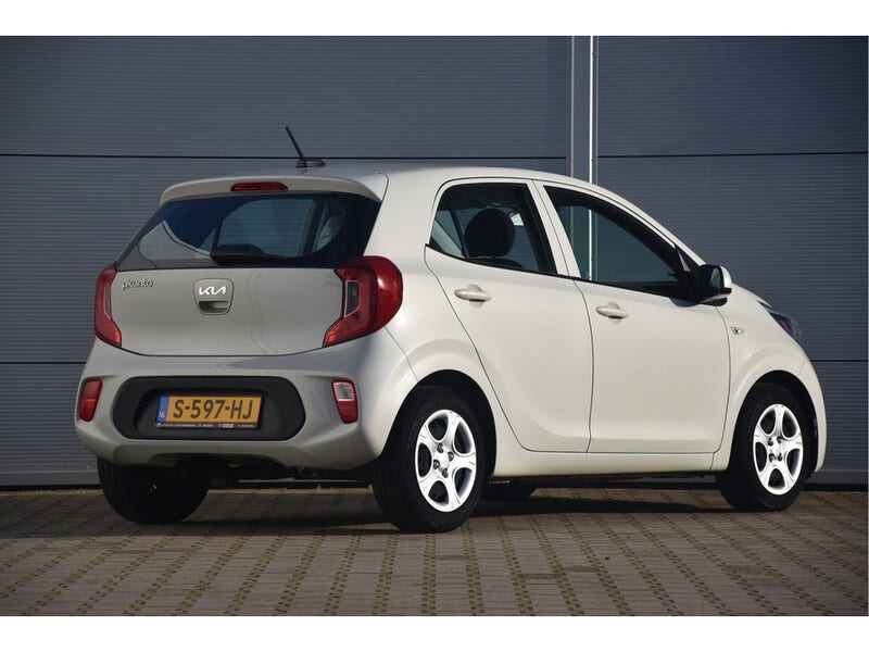 Kia Picanto (2)