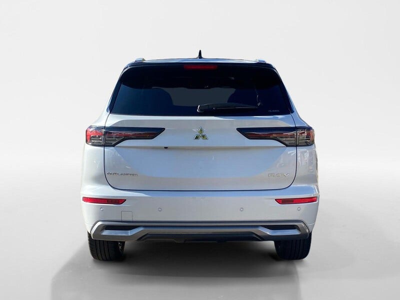 Mitsubishi Outlander (6)
