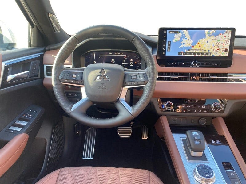 Mitsubishi Outlander (16)