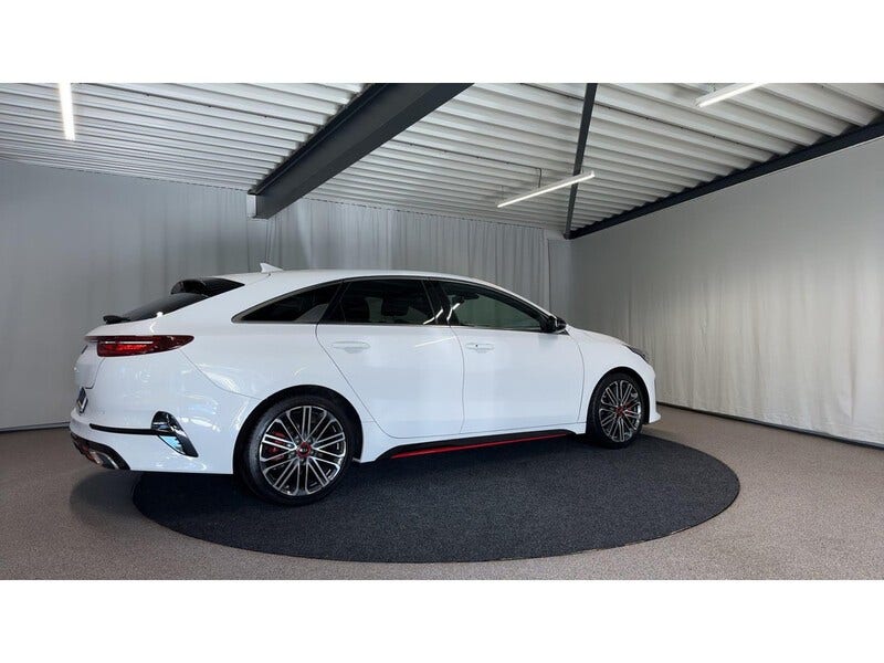 Kia ProCeed (8)