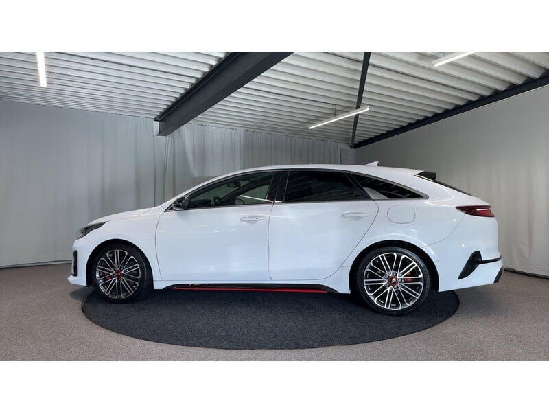 Kia ProCeed (14)