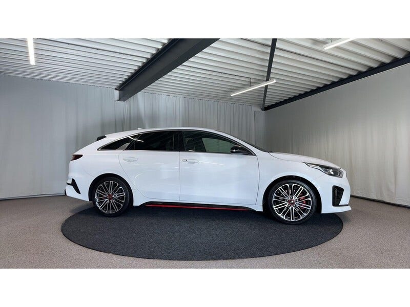 Kia ProCeed (15)