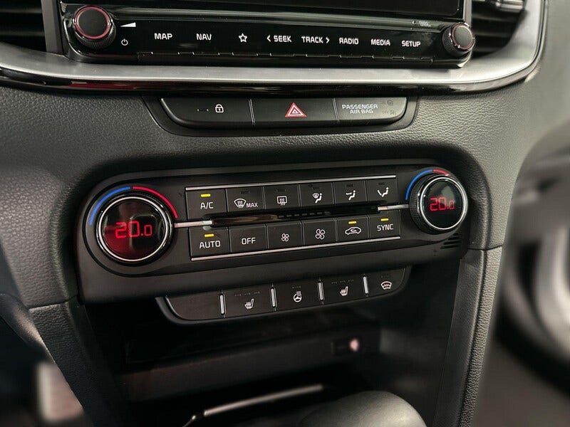 Kia ProCeed (23)