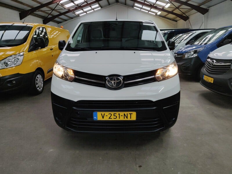 Toyota Proace (2)