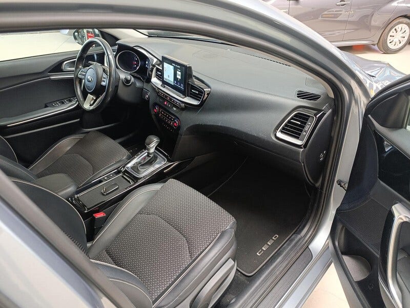 Kia Ceed Sportswagon (18)
