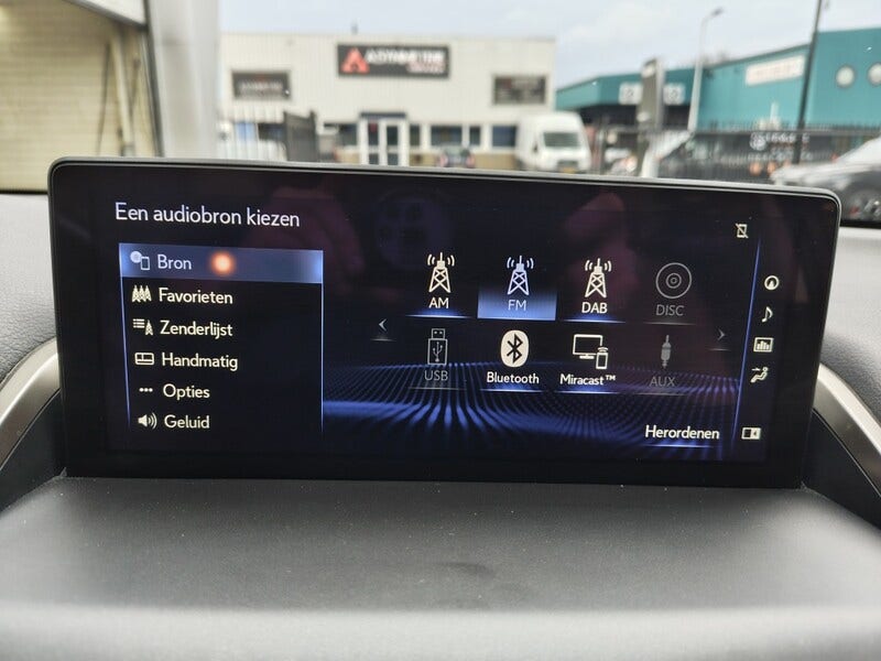 Lexus NX (17)