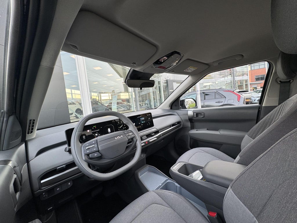 Kia EV3 (12)