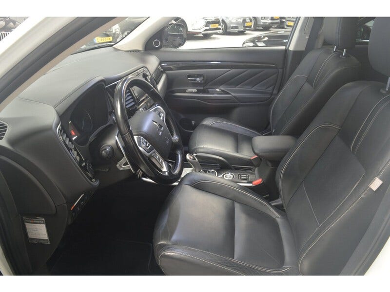 Mitsubishi Outlander (6)