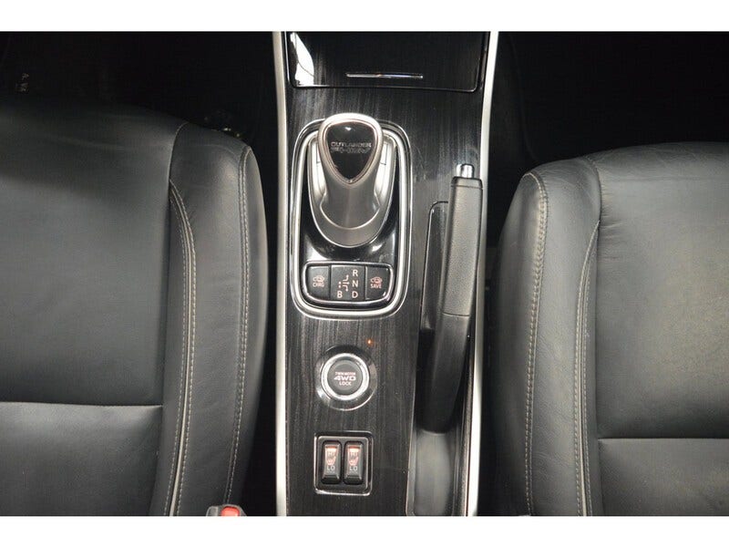 Mitsubishi Outlander (13)
