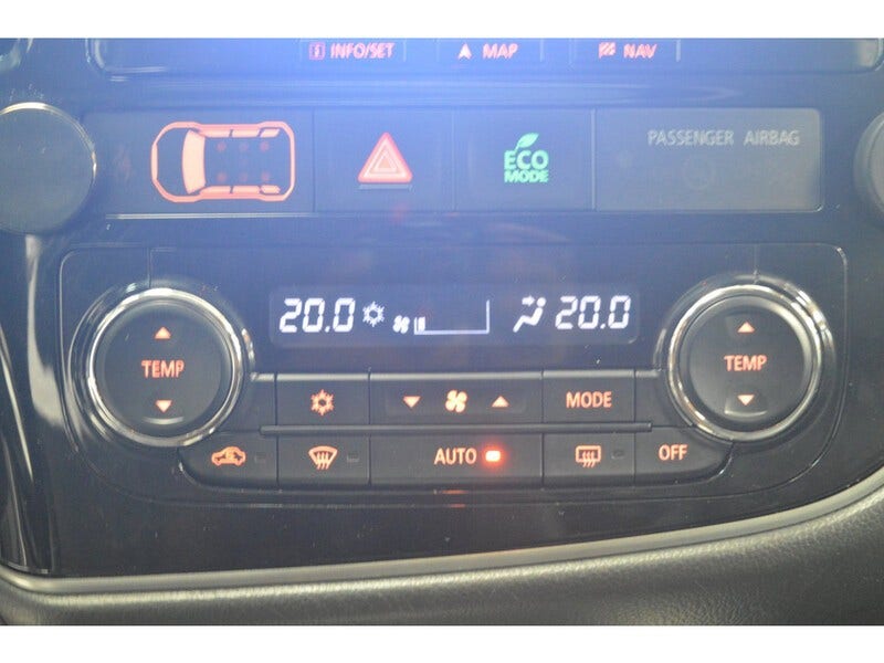 Mitsubishi Outlander (15)